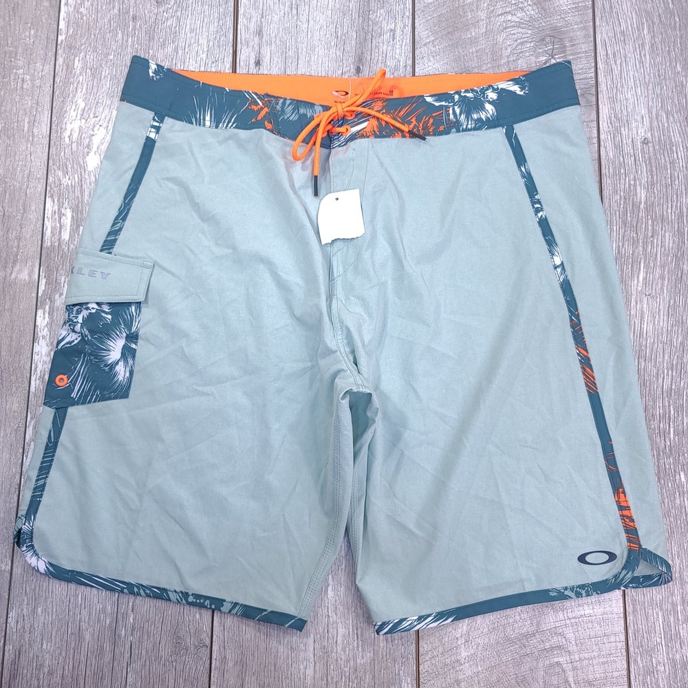 Oakley Board Shorts Mens Size 40 Green Tropical Floral Tailored Fit Beach Surf